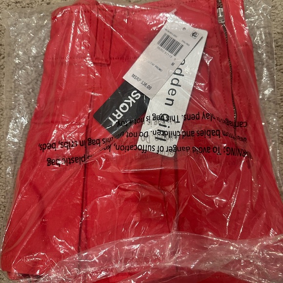 “New”Red Madden Girl Zippered Skort sizeM - Picture 3 of 3